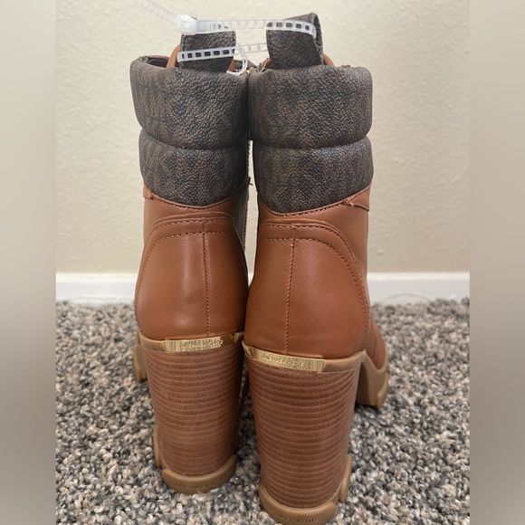 MICHEAL Micheal Kors Ridley Logo Print Lace-Up Bootie - Picture 5 of 9